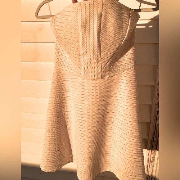 EXPRESS STRAPLESS DRESS - Picture 2 of 4